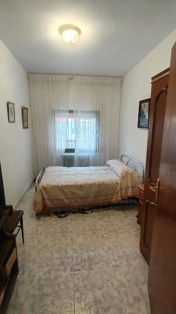 Dormitori de Casa o xalet en venda en Baza amb Moblat