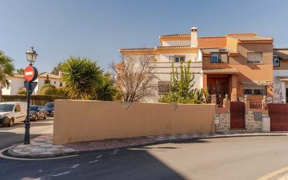 Vista exterior de Casa o xalet en venda en Cúllar Vega amb Aire condicionat i Terrassa