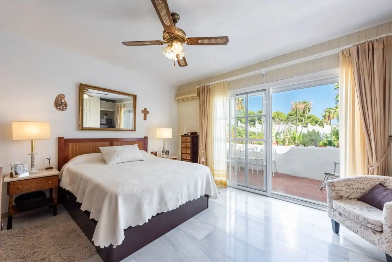 Habitación de Casa adosada en venta en Estepona con Aire acondicionado, Terraza y Amueblado