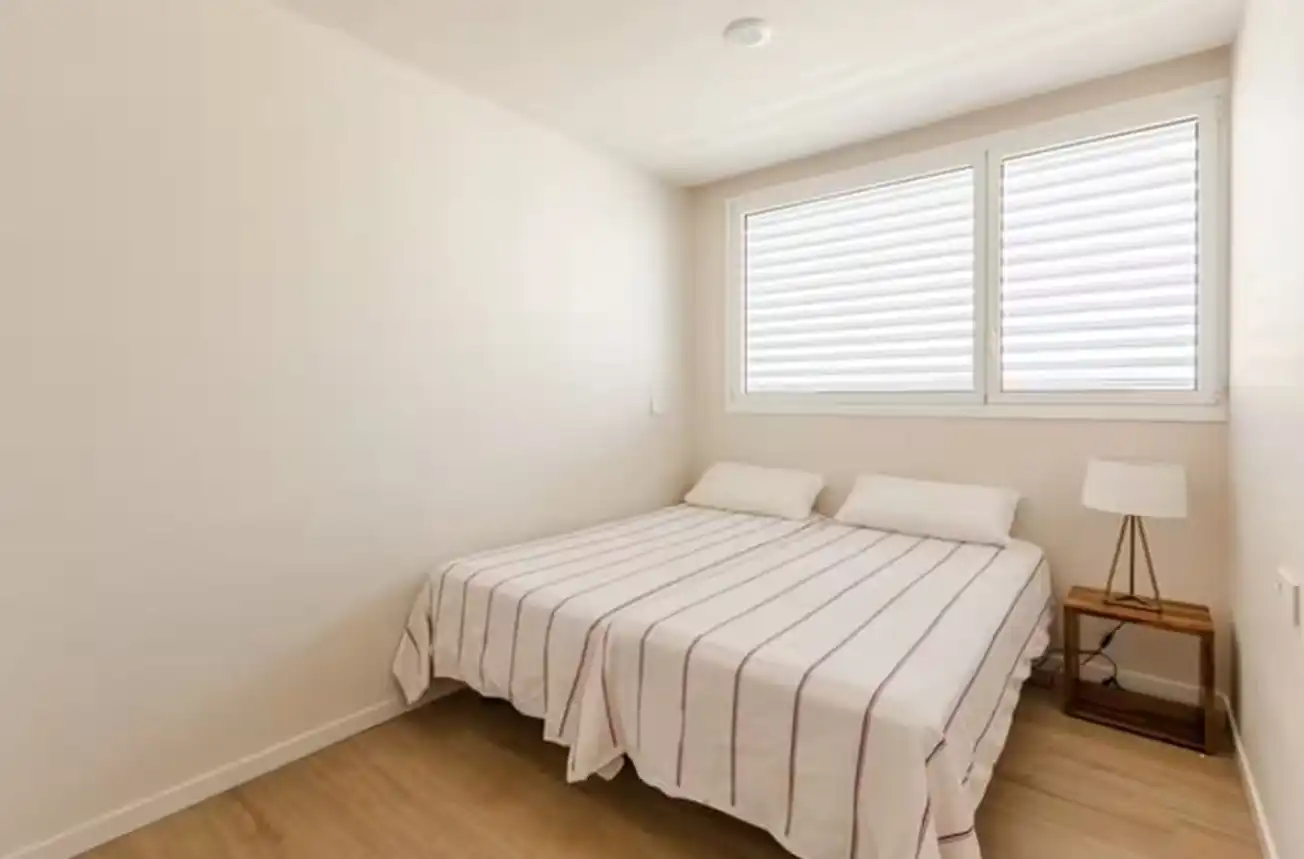 Bedroom of Apartments for rent in  Pamplona / Iruña  with Air Conditioner, Heating and Parquet flooring