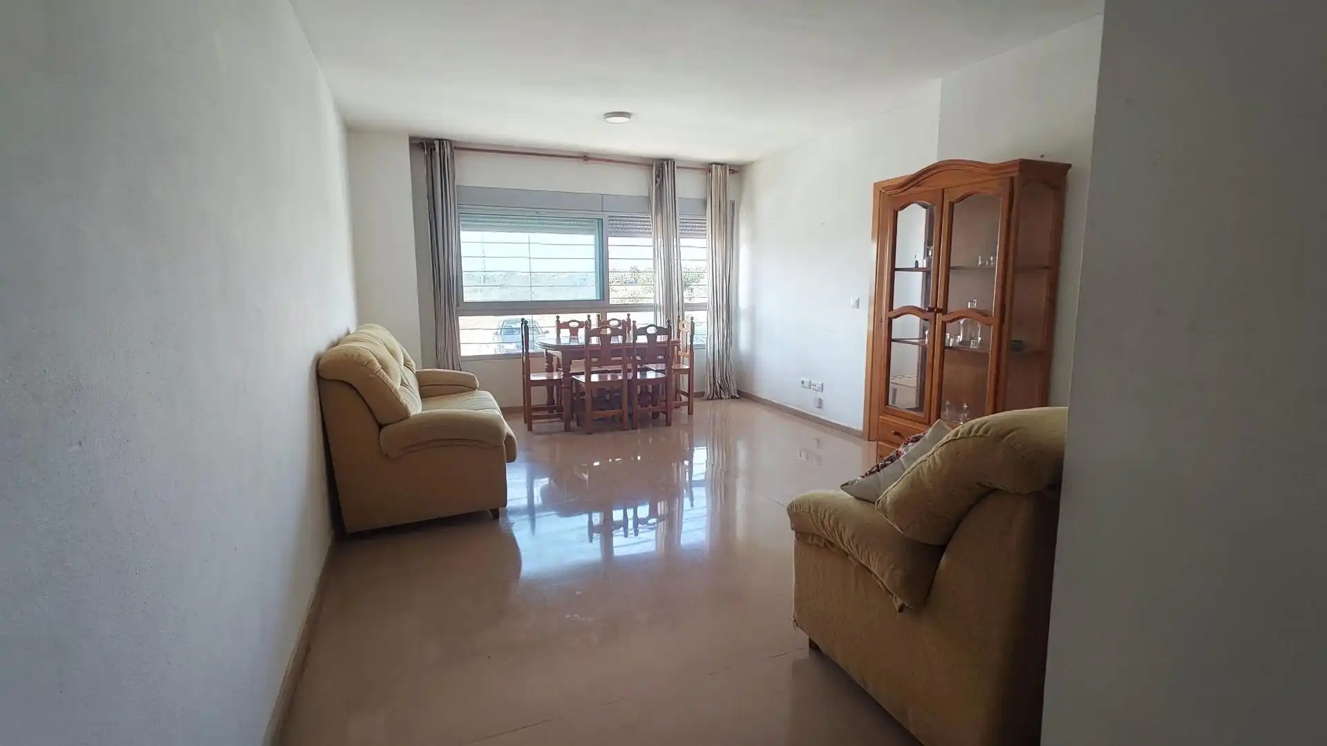 Sala d'estar de Pis en venda en Elche / Elx amb Aire condicionat, Moblat i Alarma