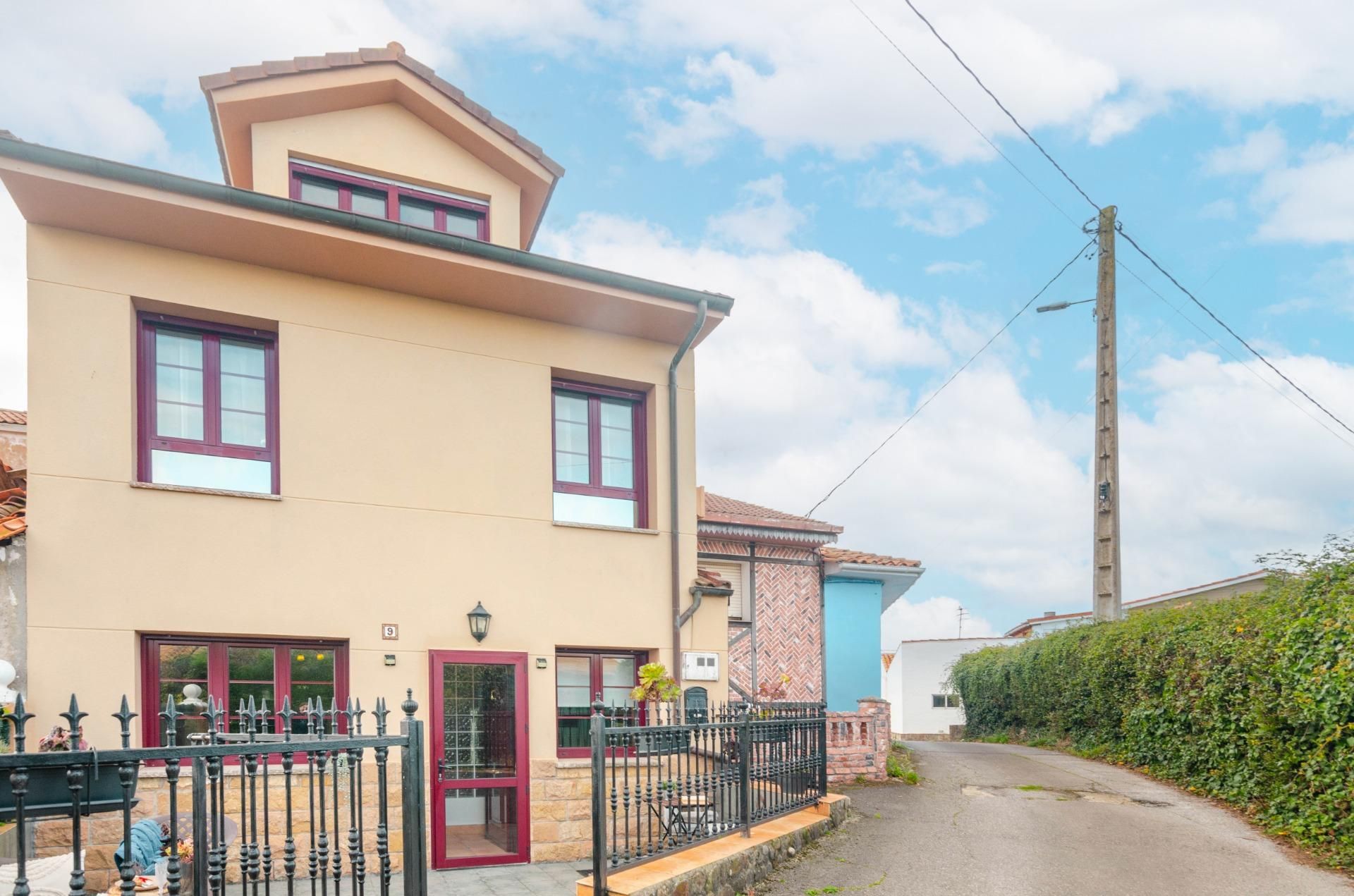 Exterior view of Single-family semi-detached for sale in Gozón  with Heating and Private garden
