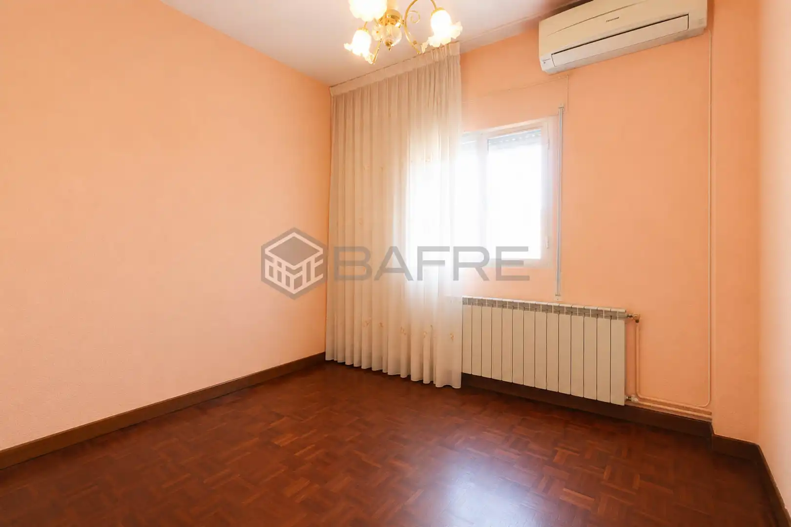 Bedroom of Flat for sale in Madrid  with Air Conditioner, Heating and Private garden