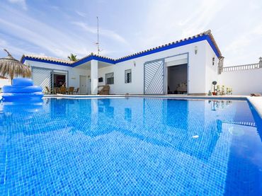 Villa con piscina in vendita a Núcleo urbano
