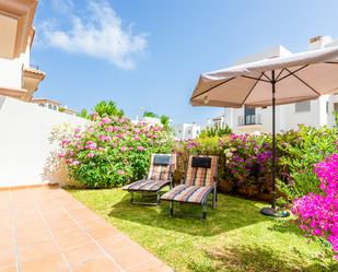 Jardí de Planta baixa en venda en Mijas amb Aire condicionat, Terrassa i Piscina