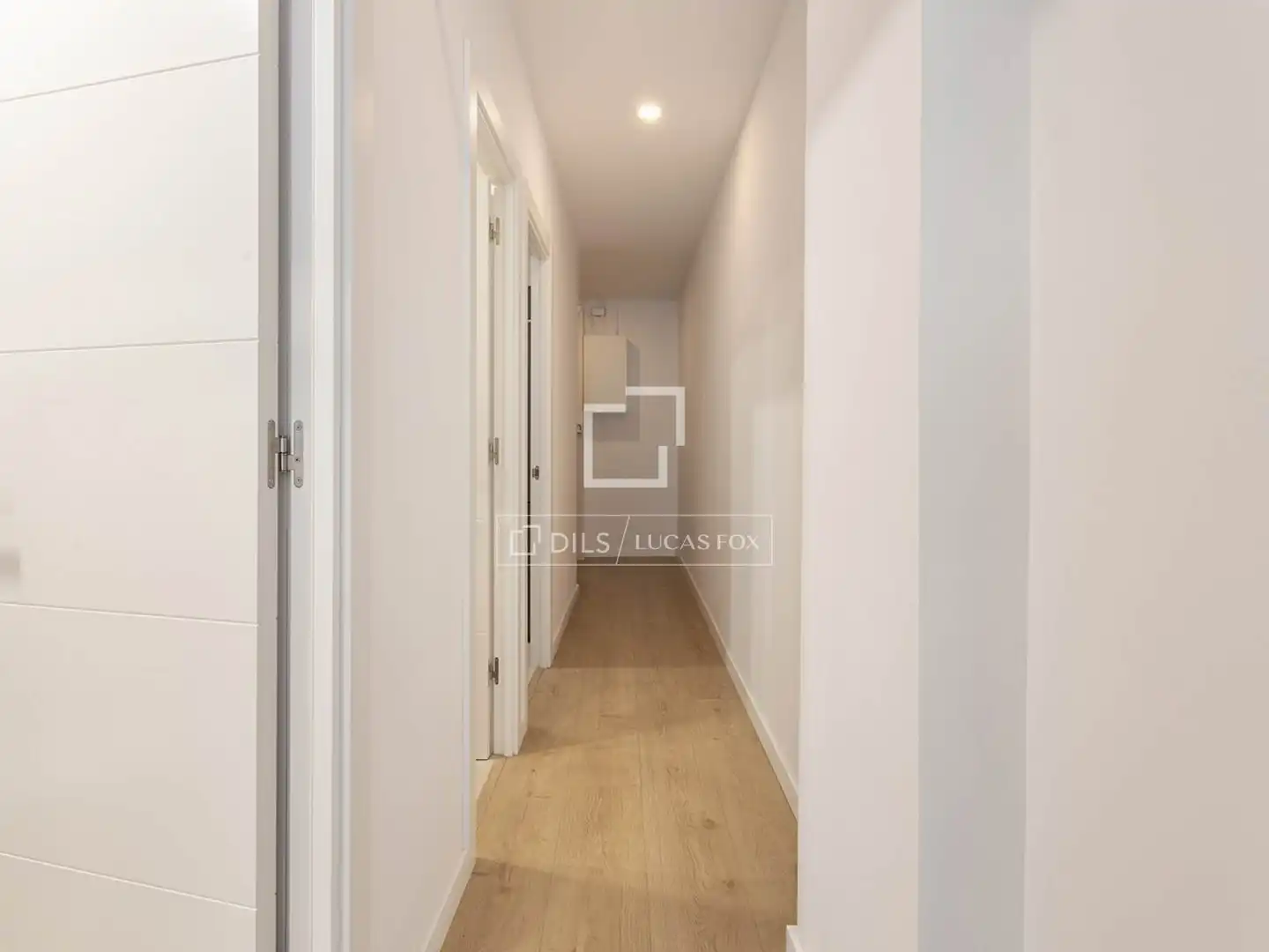 Wohnung zum Verkauf in Barcelona mit Klimaanlage, Möbliert und Balkon