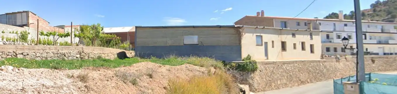 Vista exterior de Nave industrial en venta en Tuéjar