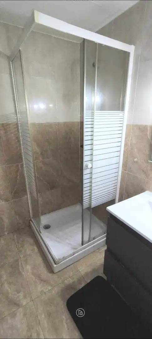 Baño de Piso en venta en Paterna con Balcón