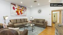 Living room of Flat to rent in  Madrid Capital  with Air Conditioner, Heating and Internet