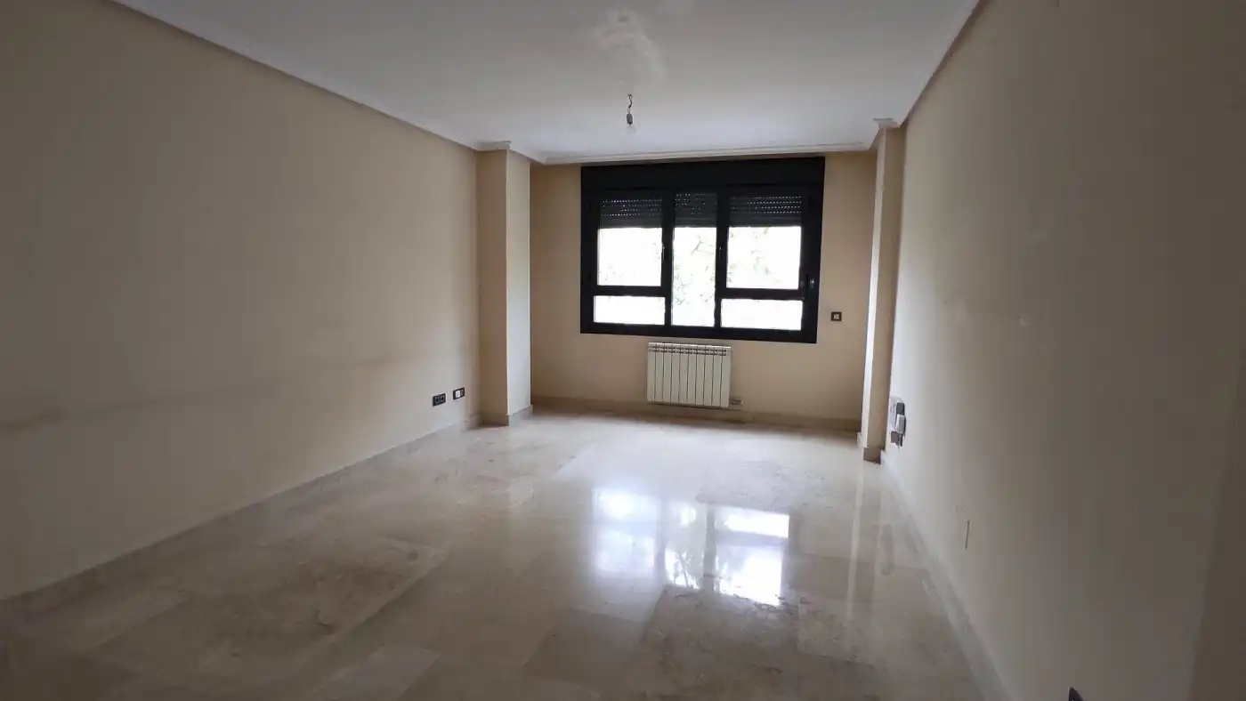 Büro zur Miete in Villa de Prado