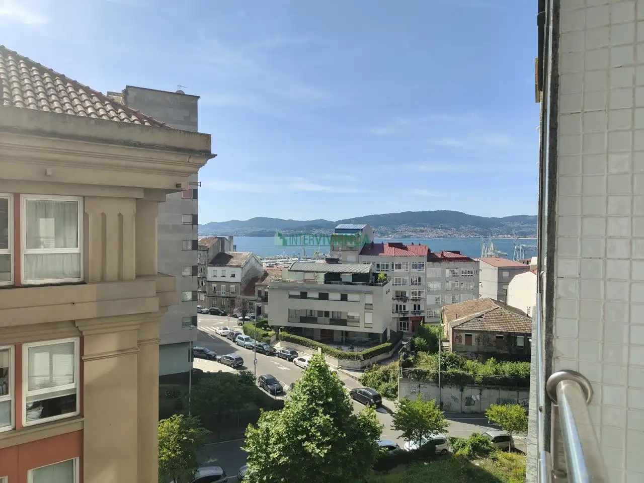Vista exterior de Piso en venta en Vigo  con Calefacción, Parquet y Trastero