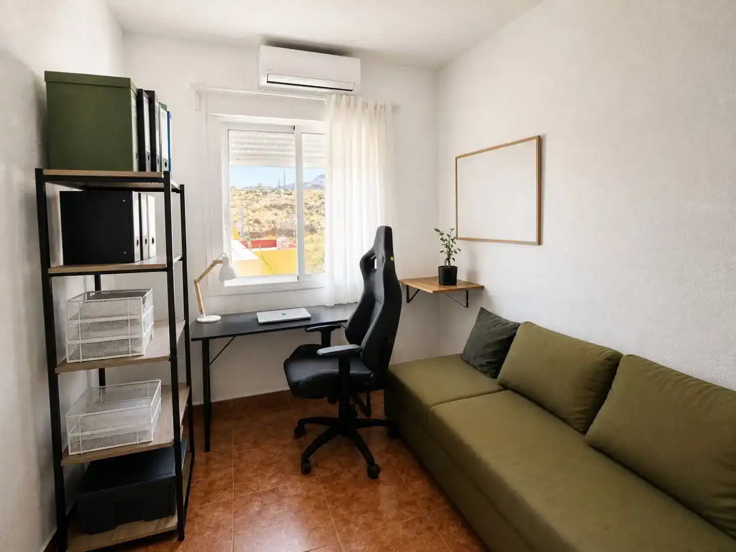 Habitación de Casa adosada en venta en Benahadux, Almería