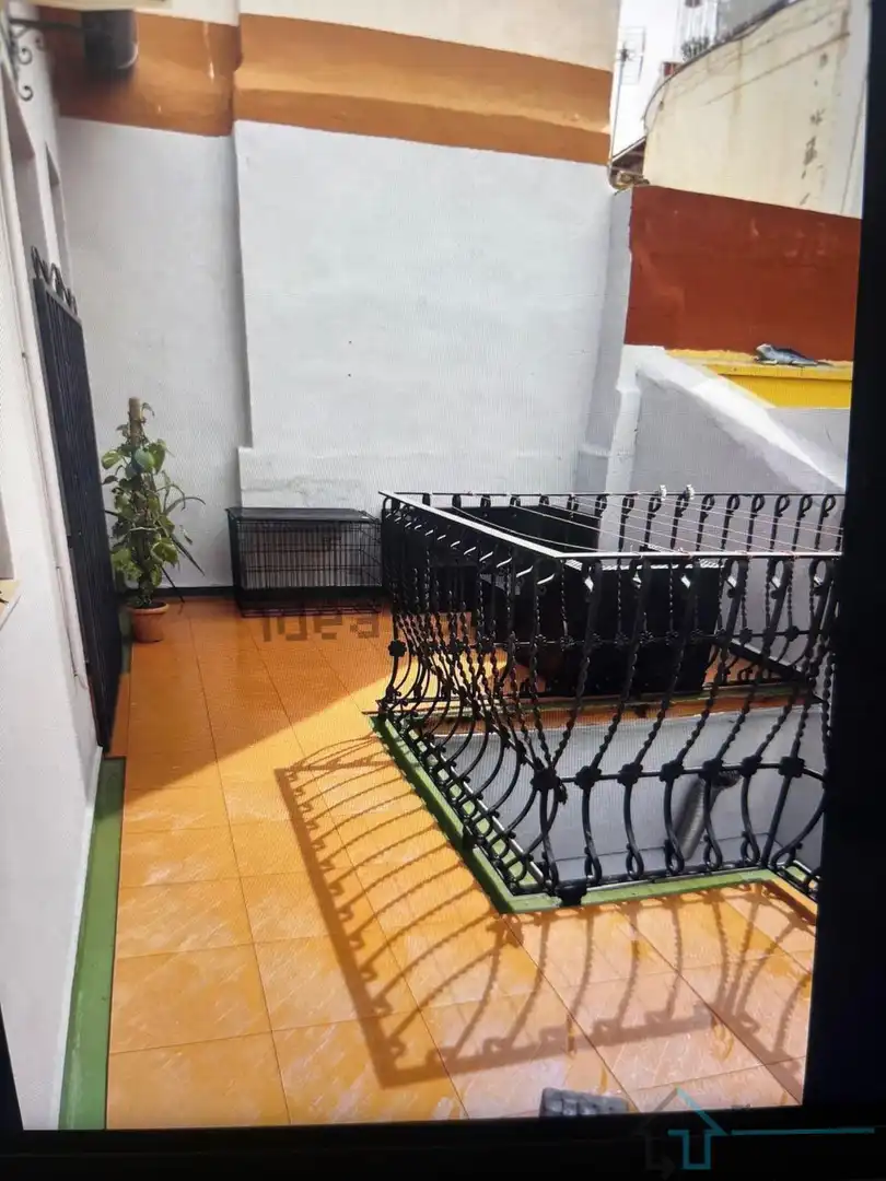 Balcony of Houses for sale in Castellón de la Plana / Castelló de la Plana  with Air Conditioner, Terrace and Furnished