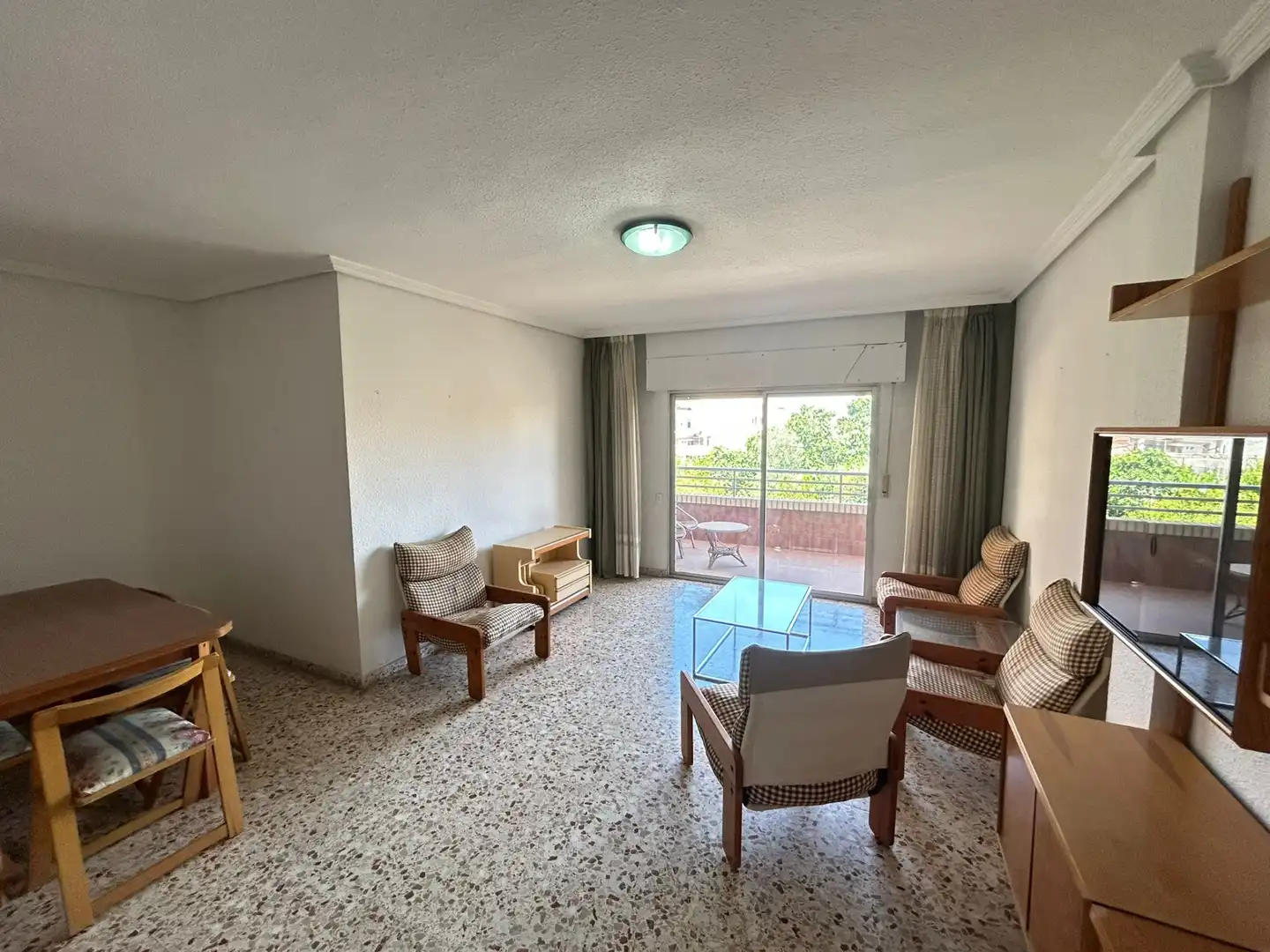 Sala d'estar de Pis en venda en Murcia amb Traster, Moblat i Balcó