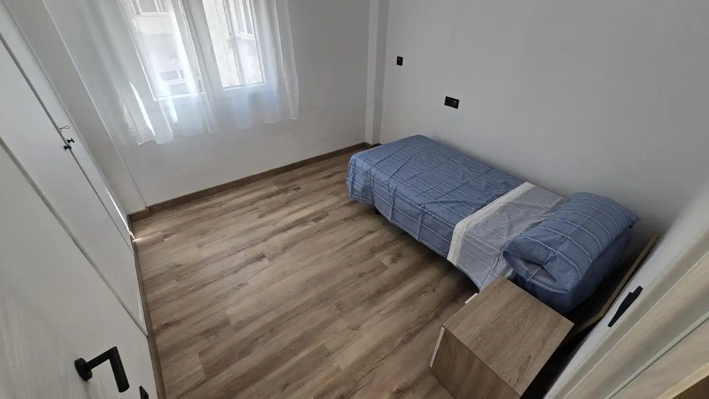 Schlafzimmer von Wohnung zur Miete in Gandia mit Klimaanlage, Terrasse und Möbliert