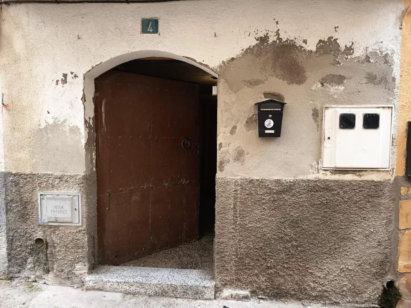 Casa adosada en venda en Garcia