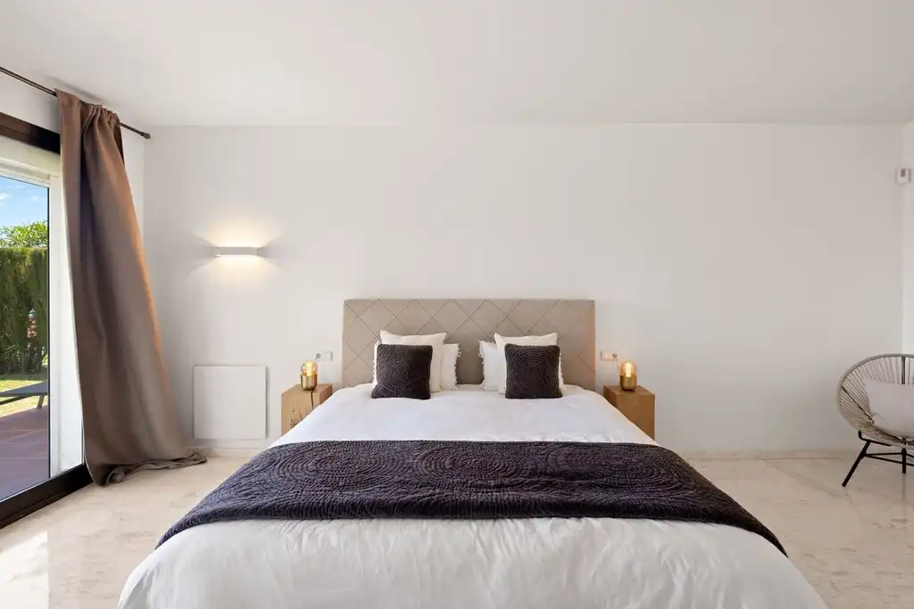 Habitación de Planta baja en venta en Ojén con Aire acondicionado, Jardín privado y Terraza