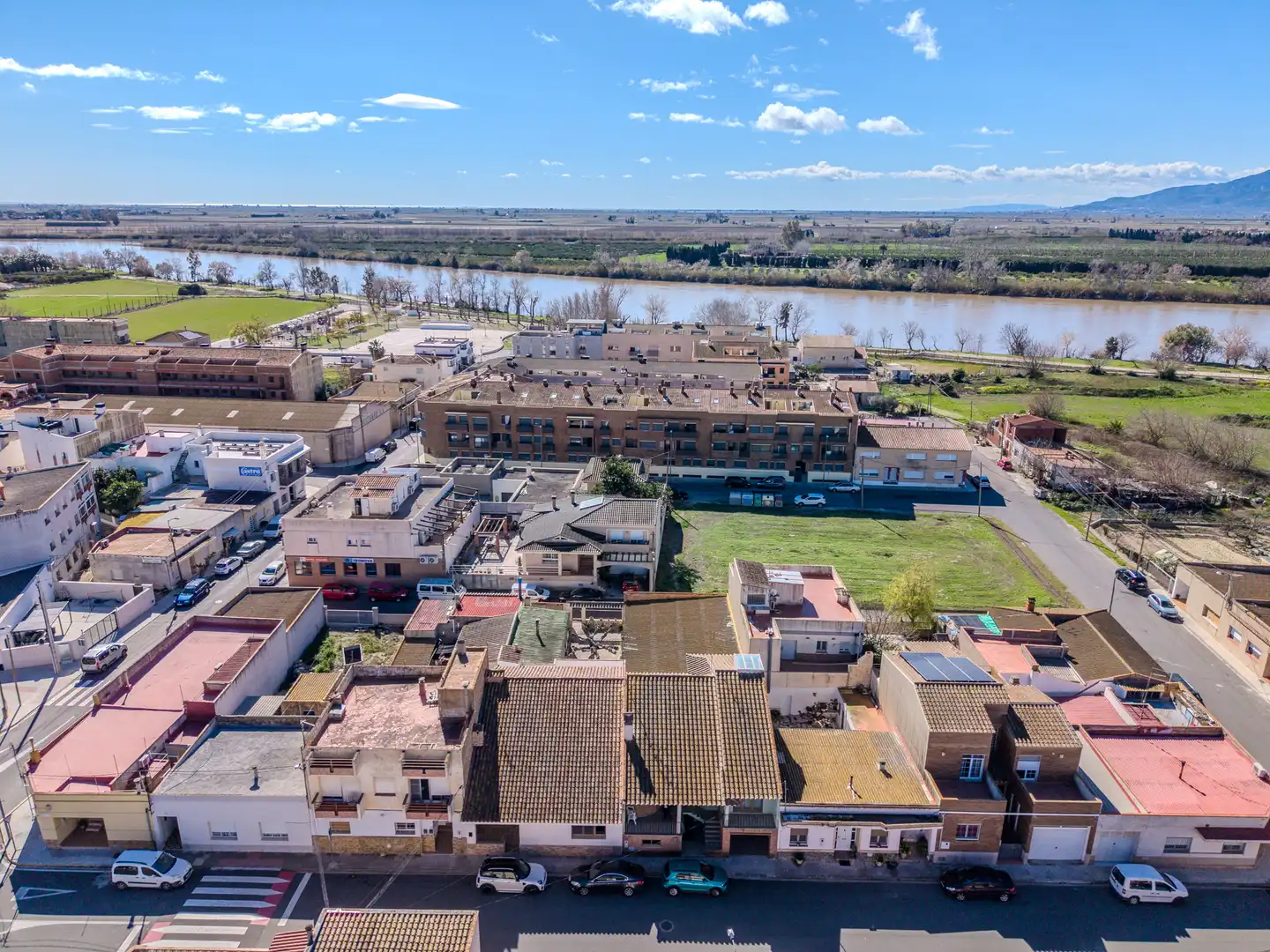 Vista exterior de Casa o chalet en venta en Deltebre con Calefacción, Terraza y Trastero