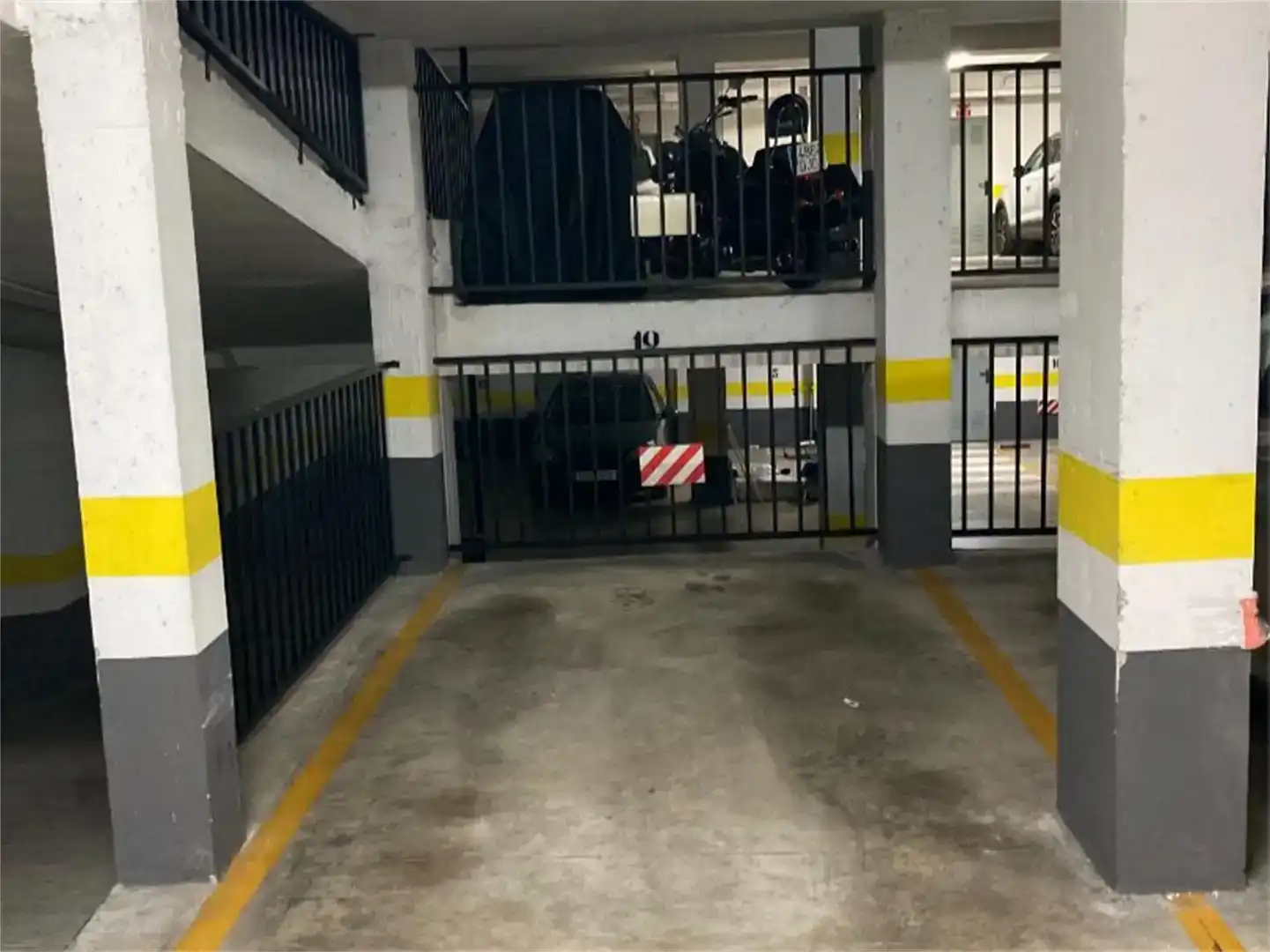Parkplatz von Garage zur Miete in Burjassot