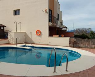 Piscina de Casa adosada en venda en Vélez-Málaga amb Aire condicionat, Terrassa i Traster