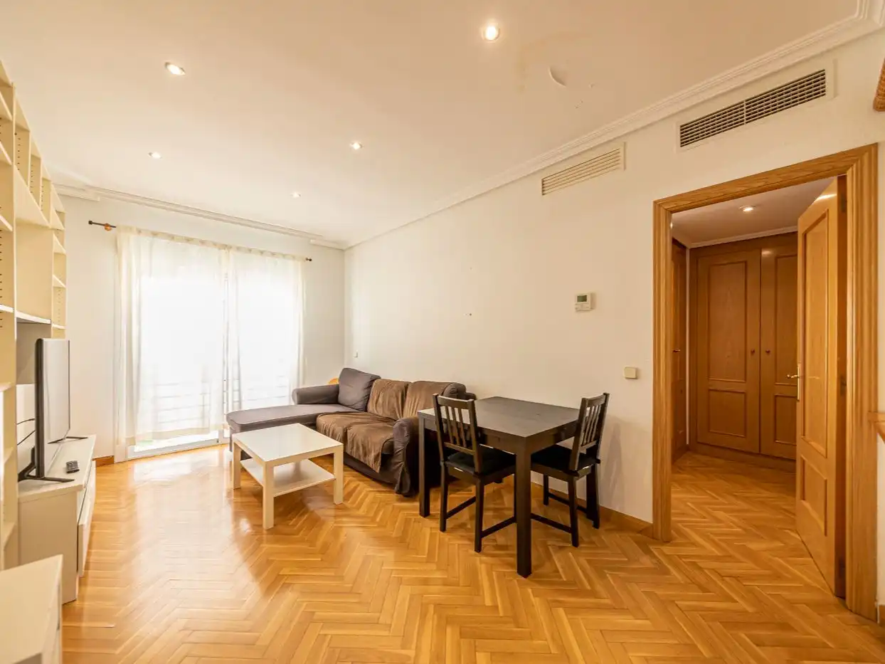 Apartament amb piscina de lloguer a ROBLEDILLO 21, imagen 2