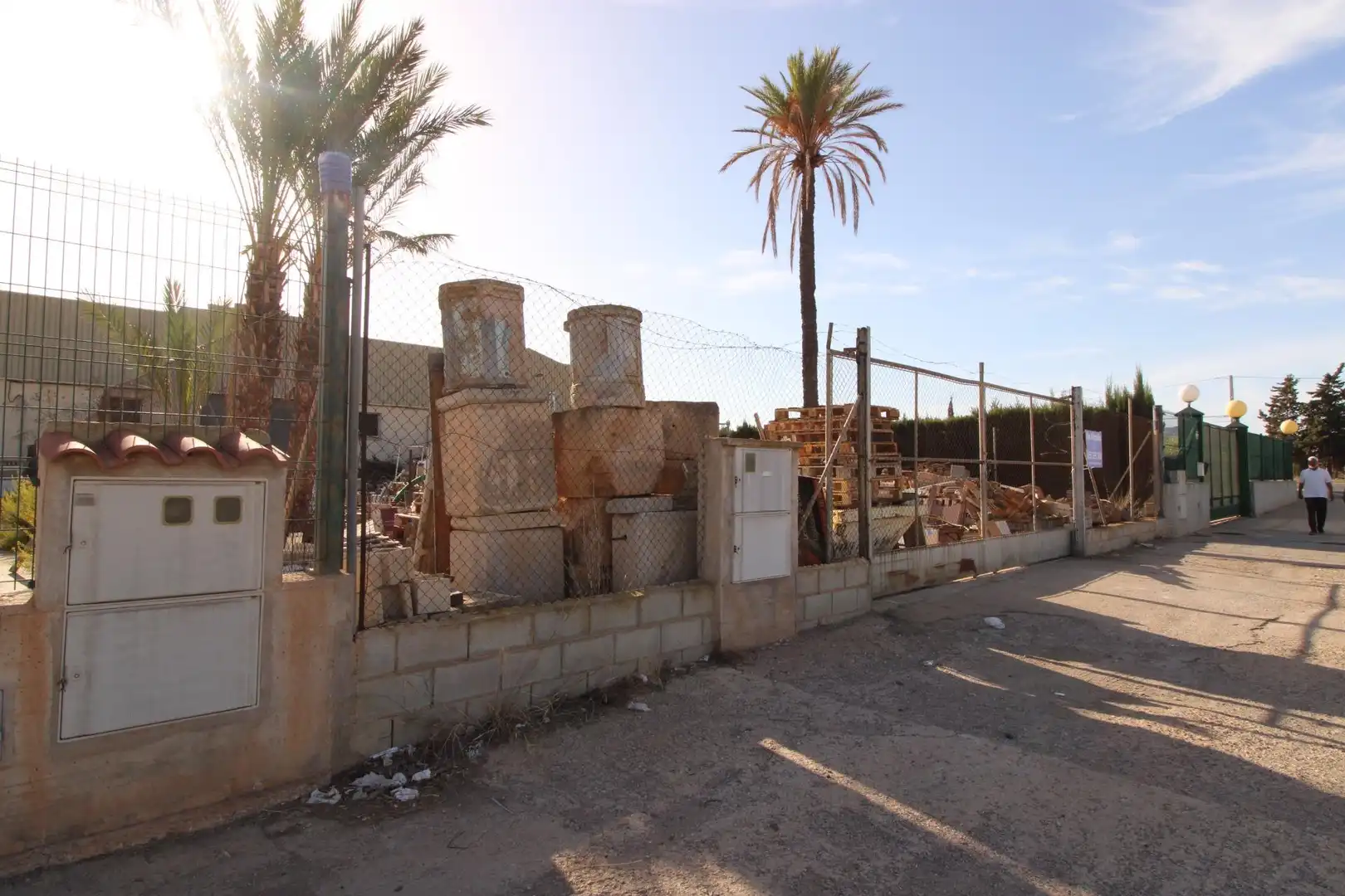 Außenansicht von Fabrikhallen zur Miete in Cartagena