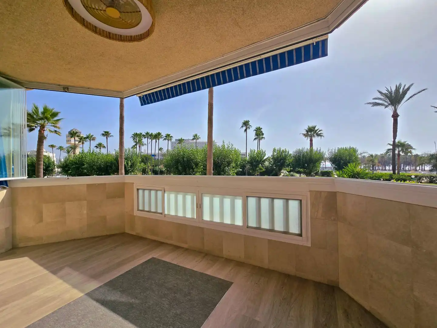Terraza de Piso en venta en Torremolinos con Aire acondicionado, Calefacción y Jardín privado