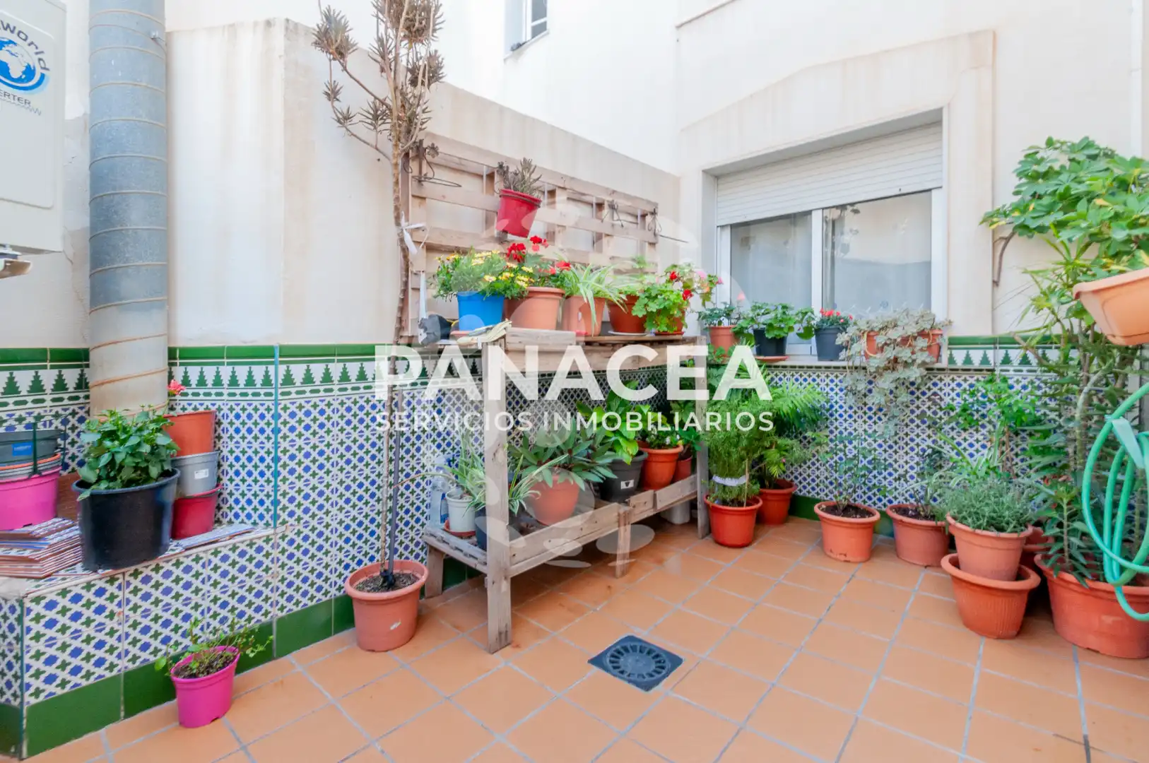 Balcony of Houses for sale in Roquetas de Mar  with Air Conditioner, Terrace and Furnished