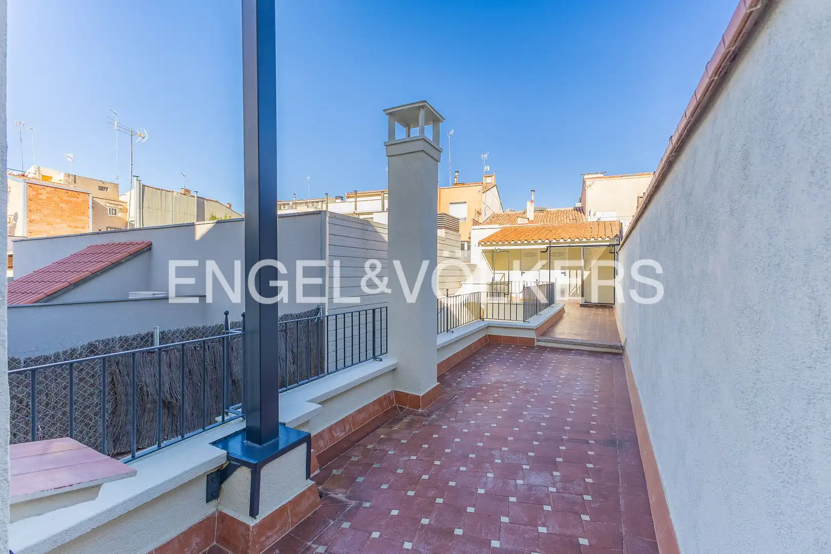 Terrassa de Casa adosada en venda en Terrassa amb Aire condicionat, Calefacció i Jardí privat