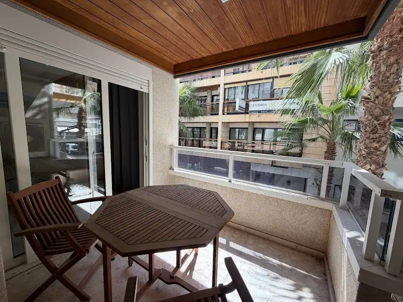 Terraza de Piso en venta en Torrevieja con Terraza, Amueblado y TV