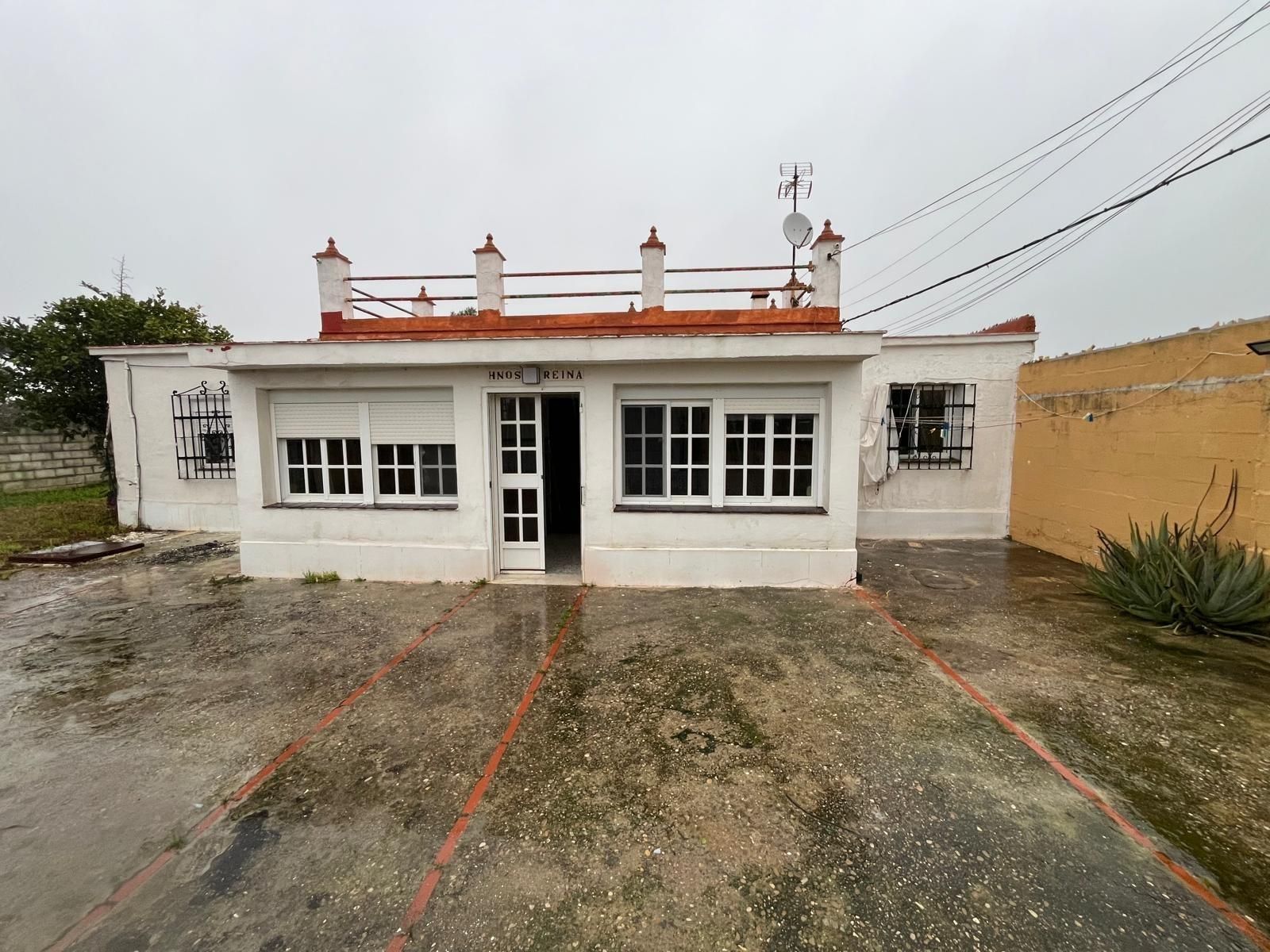 Vista exterior de Casa o xalet en venda en Chiclana de la Frontera