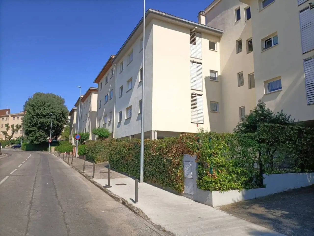 Außenansicht von Garage zur Miete in Girona