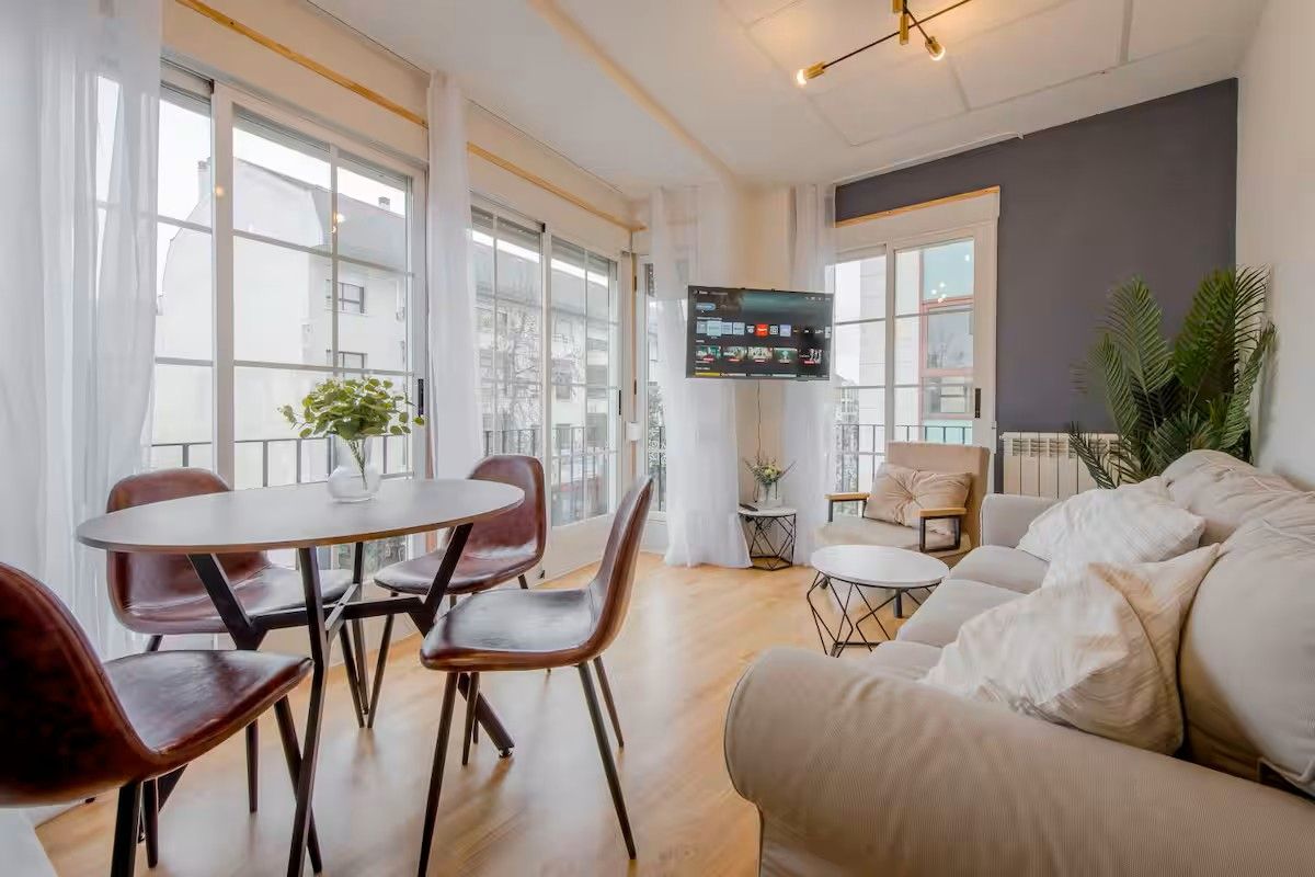 Sala de estar de Piso de alquiler en Majadahonda con Aire acondicionado, Amueblado y TV