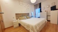 Bedroom of Flat for sale in Fuenlabrada  with Air Conditioner, Terrace and Swimming Pool