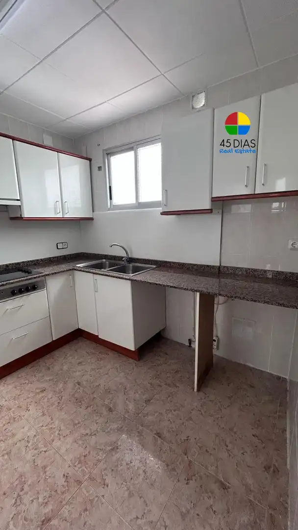 Küche von Erdgeschoss zum Verkauf in Ripollet mit Heizung, Parkett und Terrasse