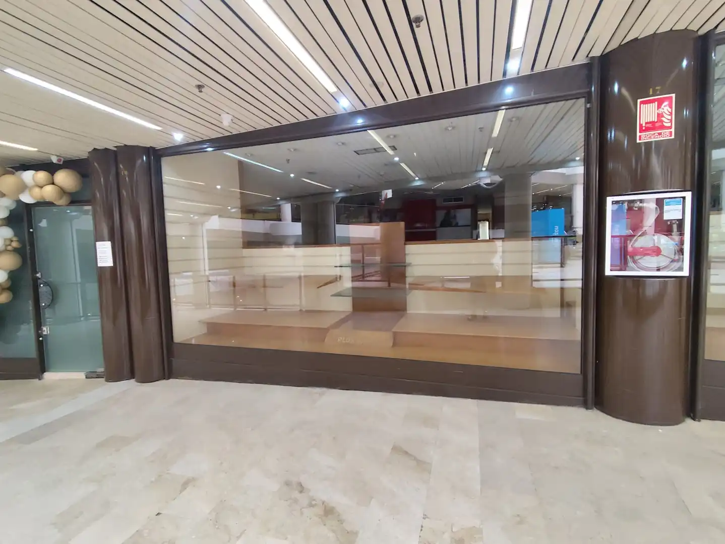 Local comercial en venta en Avenida de la Constitución, imagen 4