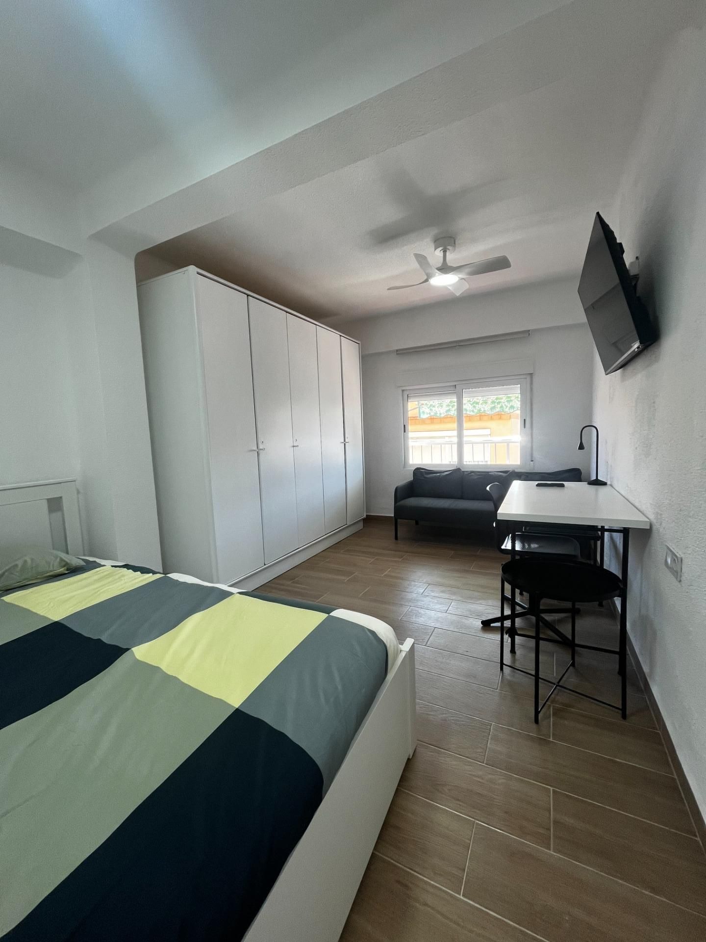 Flat to share in Calle MARQUES DE GUADALEST, El Cabanyal - El Canyamelar, Poblats Marítims