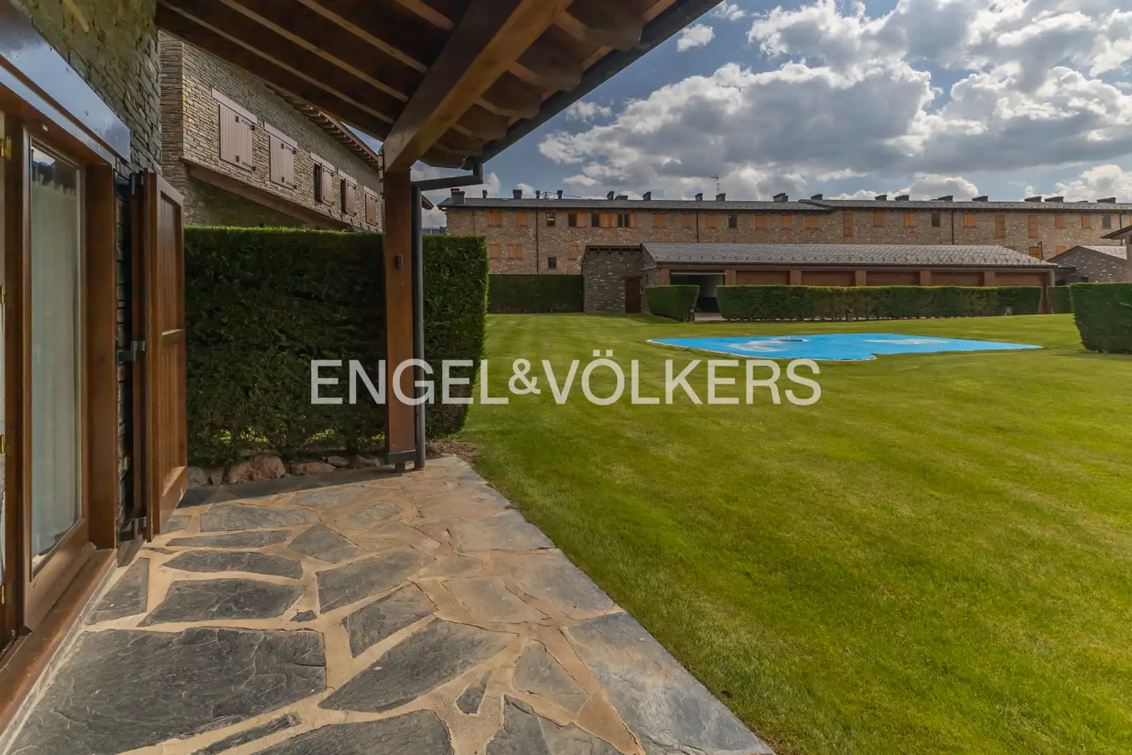Terrassa de Casa adosada en venda en Bellver de Cerdanya amb Calefacció, Parquet i Terrassa