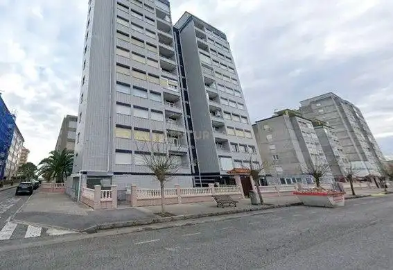 Vista exterior de Apartamento en venta en Laredo