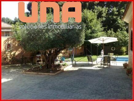 Jardí de Finca rústica en venda en  Córdoba Capital amb Aire condicionat, Calefacció i Jardí privat
