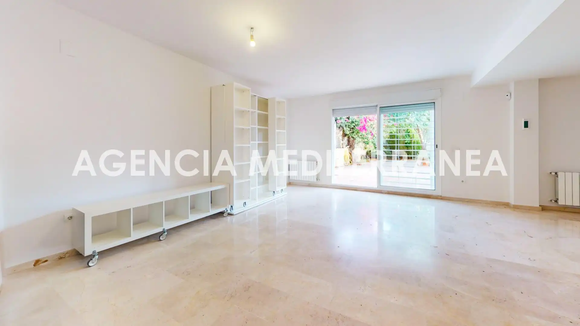 Casa adosada en venta en Calle PUIGCAMPANA, Casas Verdes