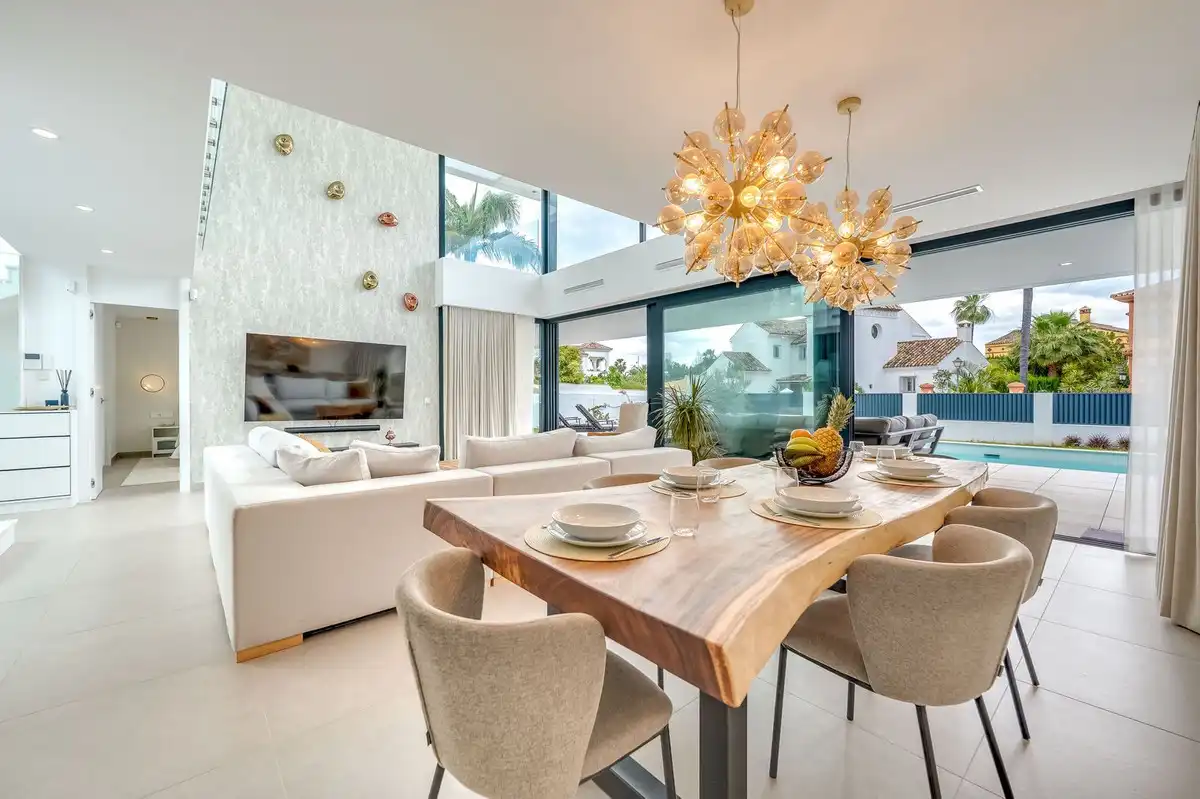 Chalet con jardín en venta en Avenida Pablo Ruiz Picasso 11, imagen 6