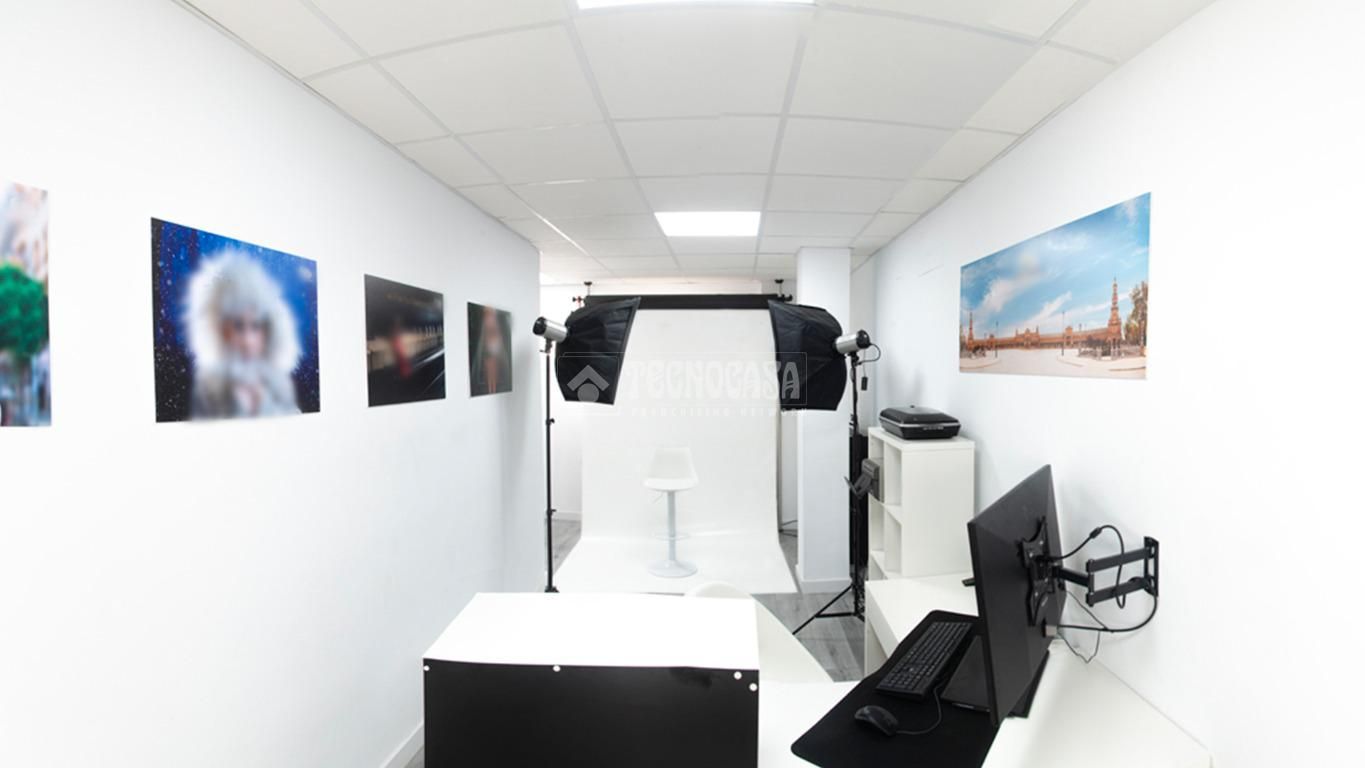 Vista exterior de Local de lloguer en Castilleja de la Cuesta amb Aire condicionat