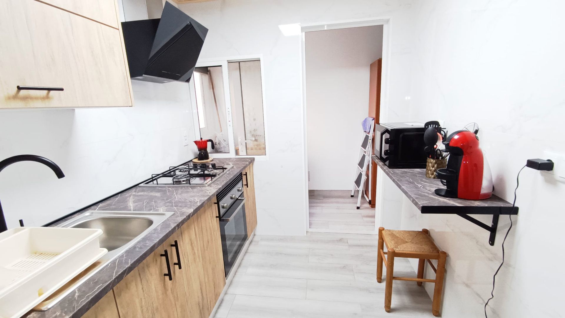 Cuina de Casa o xalet en venda en Salinas amb Aire condicionat, Terrassa i Moblat
