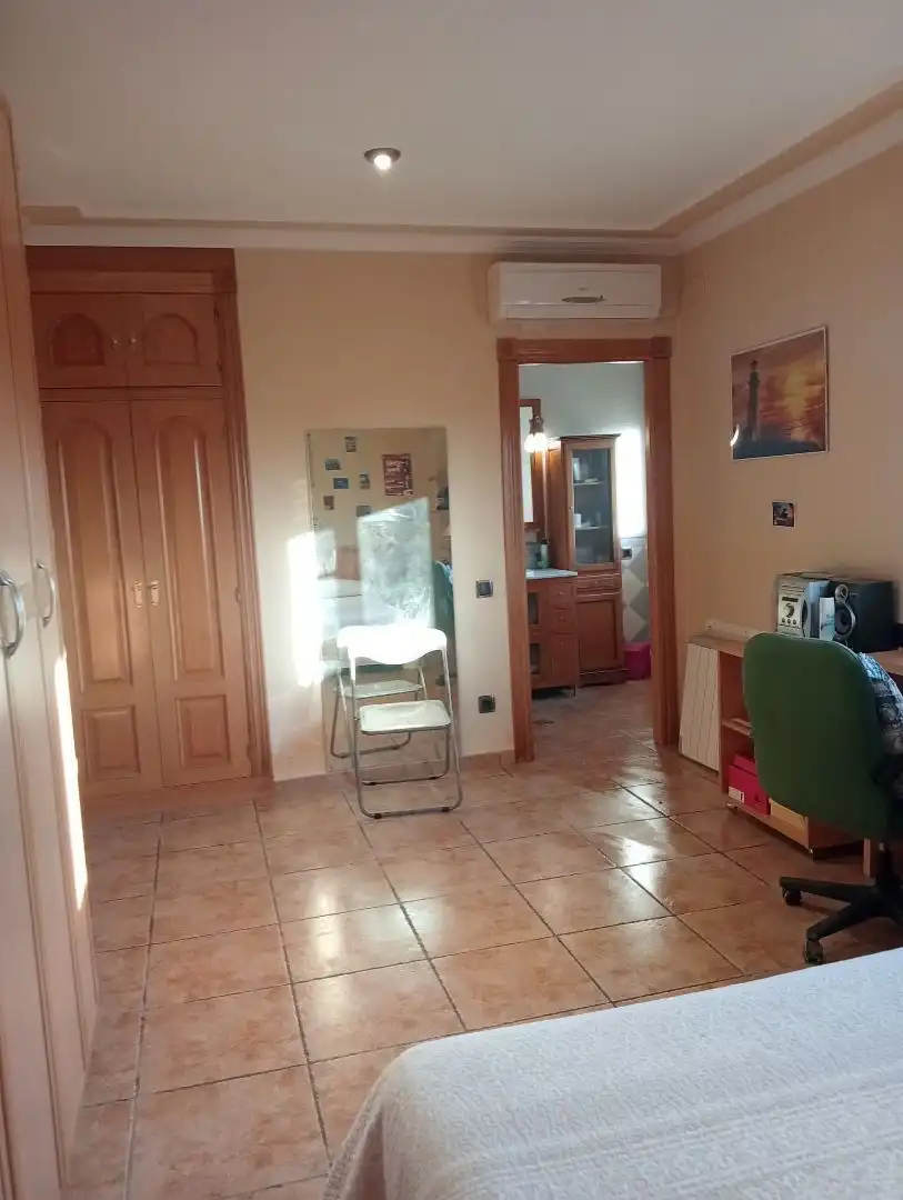 Casa o xalet en venda en Linares amb Aire condicionat, Calefacció i Jardí privat