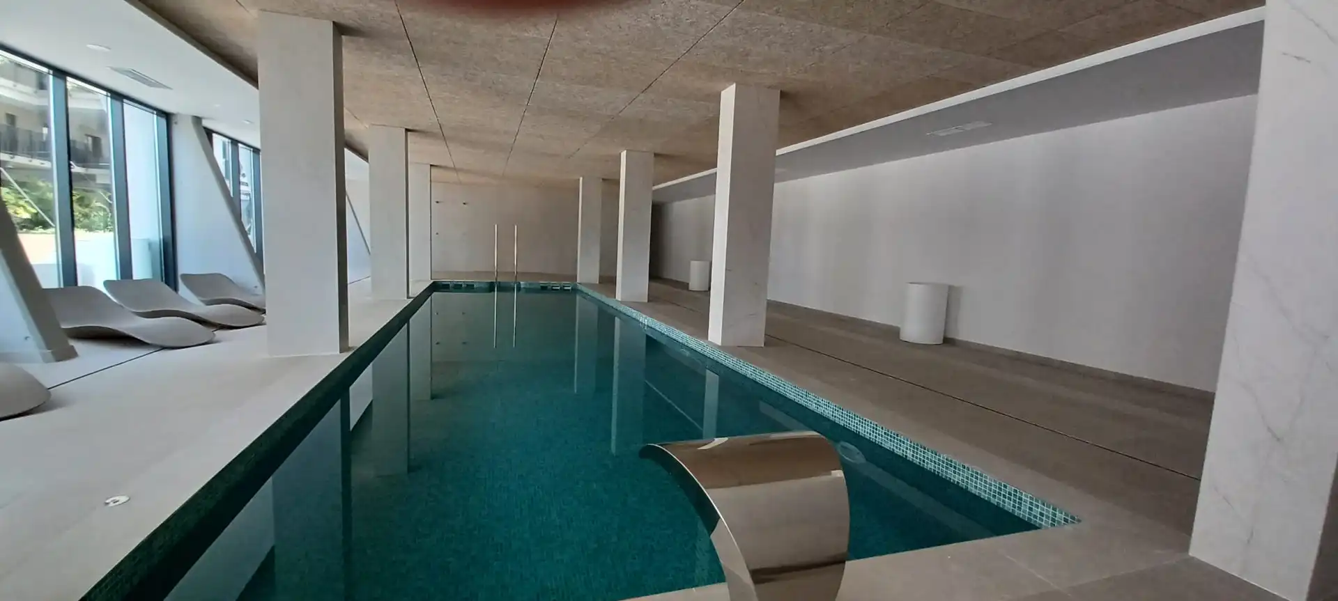 Piscina de Apartamento en venta en L'Alfàs del Pi con Aire acondicionado, Calefacción y Jardín privado
