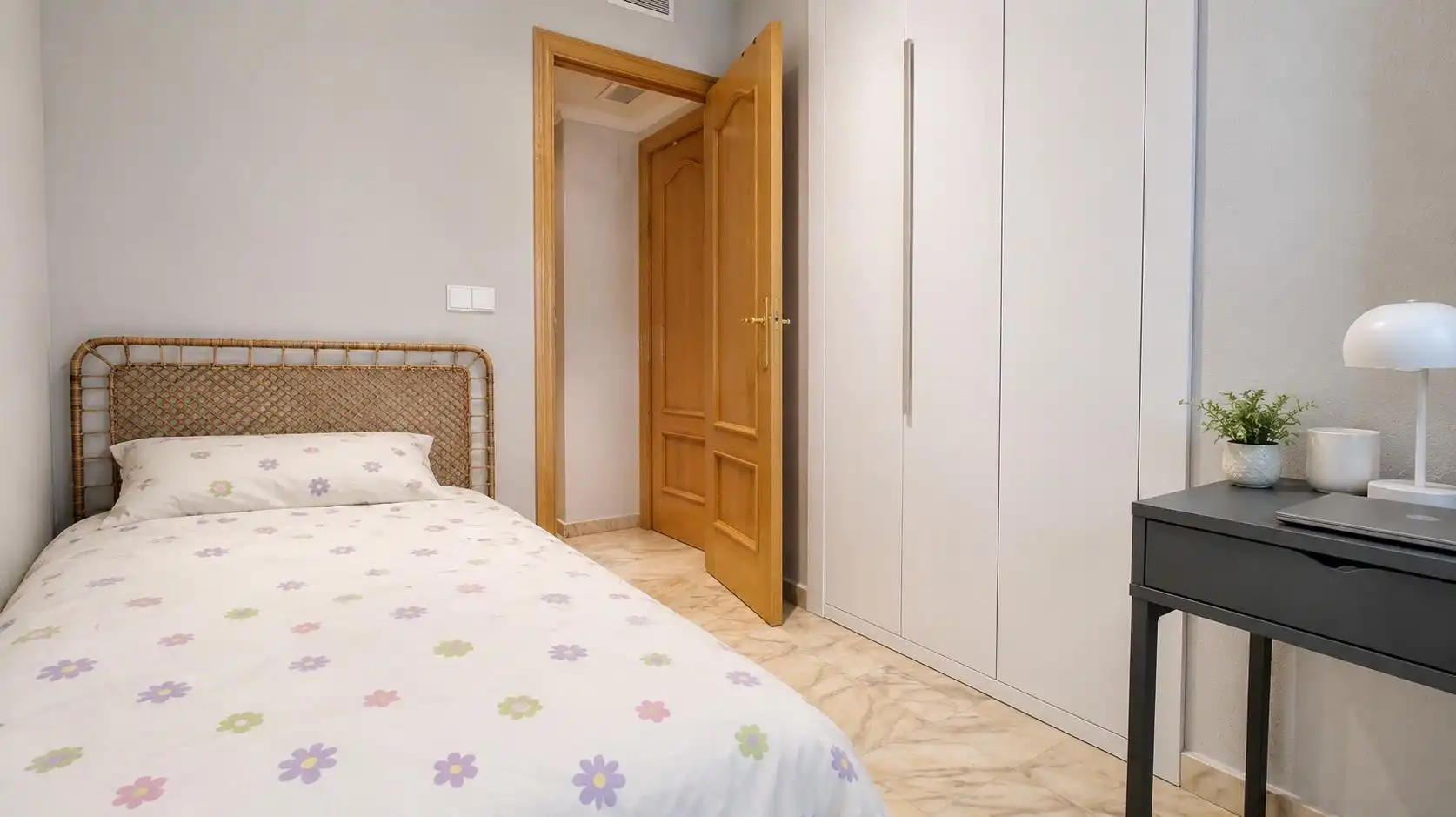 Dormitori de Pis en venda en Granada amb Aire condicionat