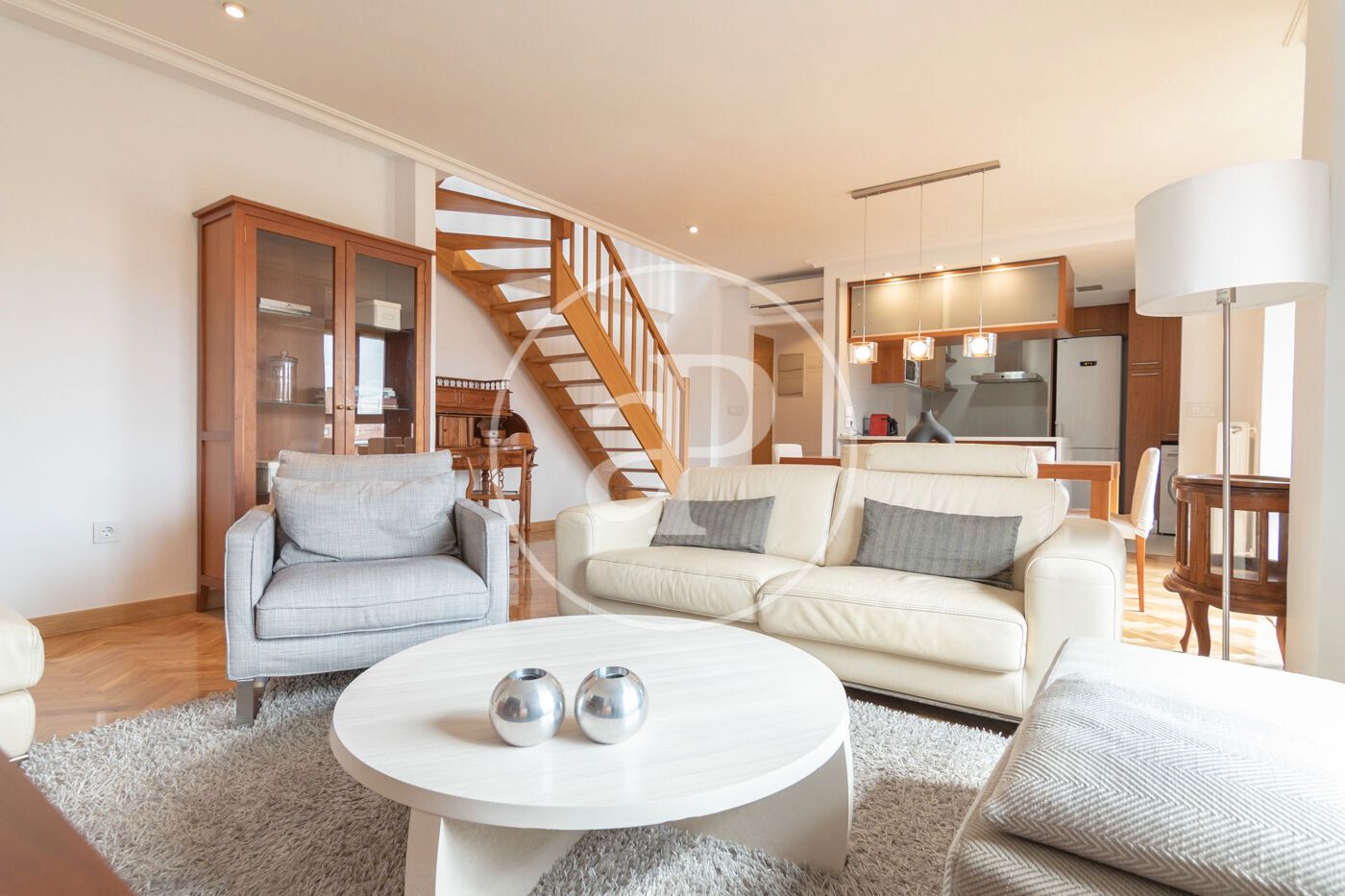 Sala d'estar de Dúplex en venda en  Madrid Capital amb Aire condicionat, Calefacció i Jardí privat