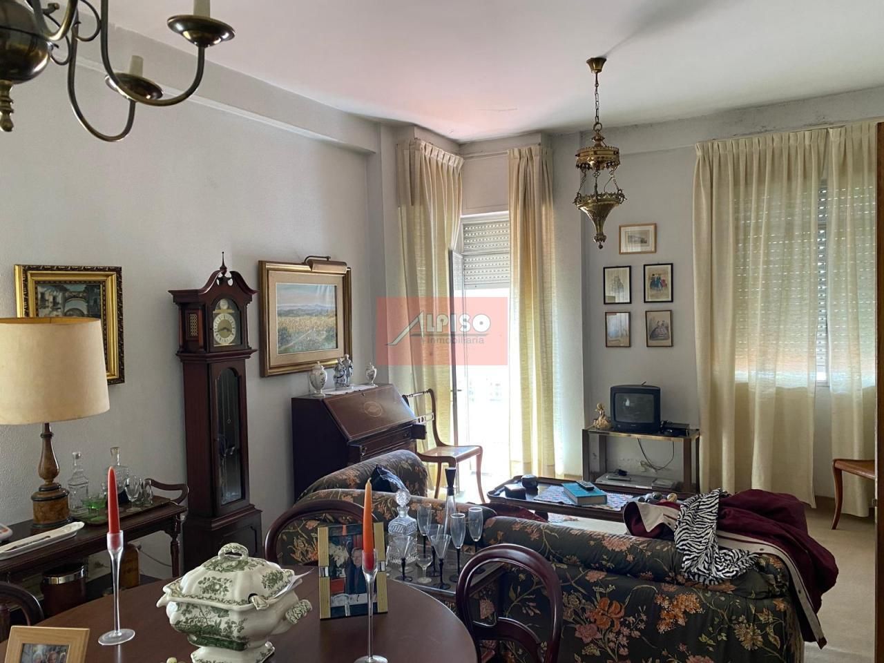 Sala de estar de Piso en venta en Ourense Capital  con Trastero y Balcón
