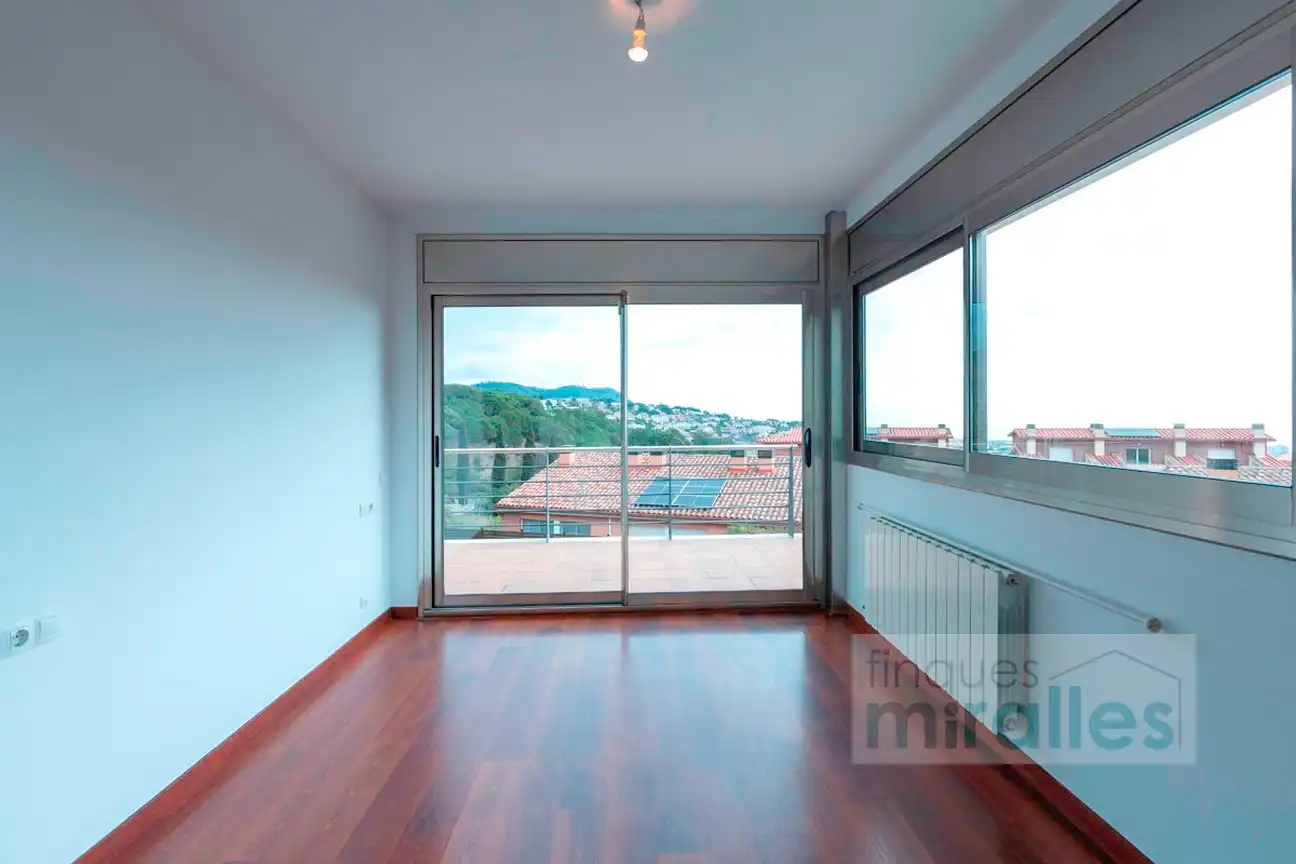 Dormitori de Casa adosada en venda en Vilassar de Dalt amb Aire condicionat, Calefacció i Jardí privat